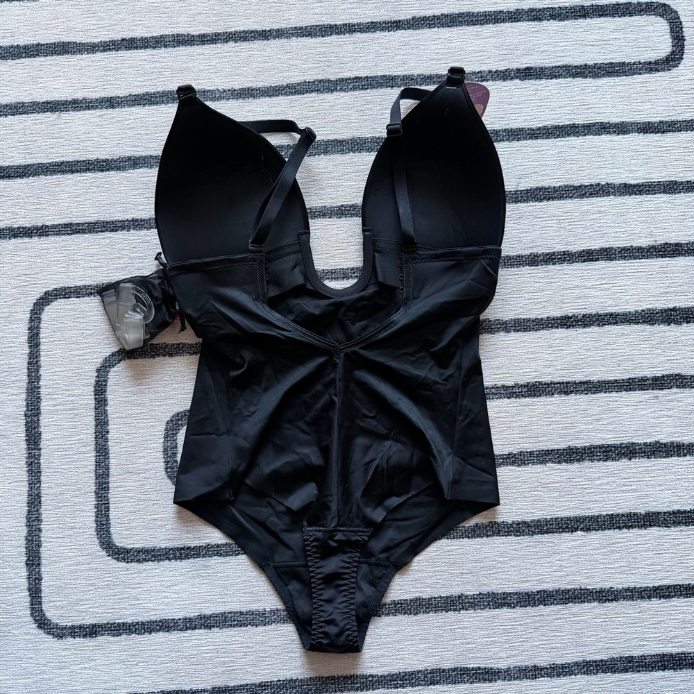 SPANX Suit Your Fancy Plunge Low-Back Thong Bodysuit Size Medium NWT - Picture 6 of 6
